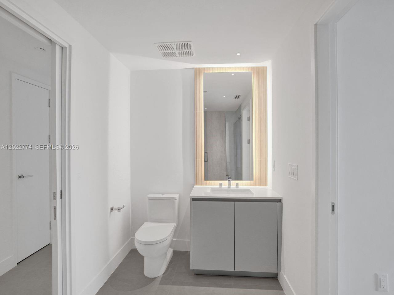 407 N Riverside # 402