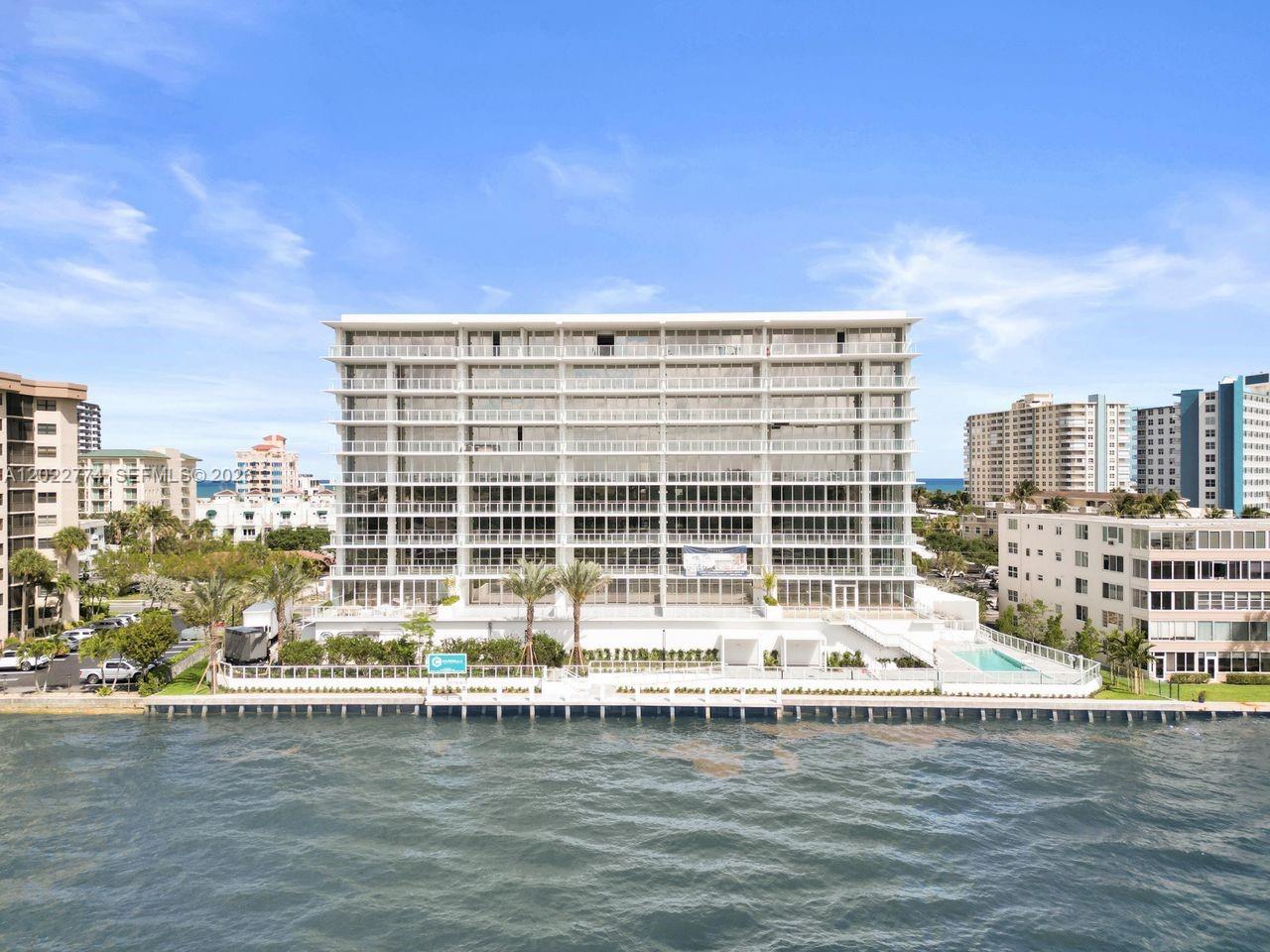 407 N Riverside # 402