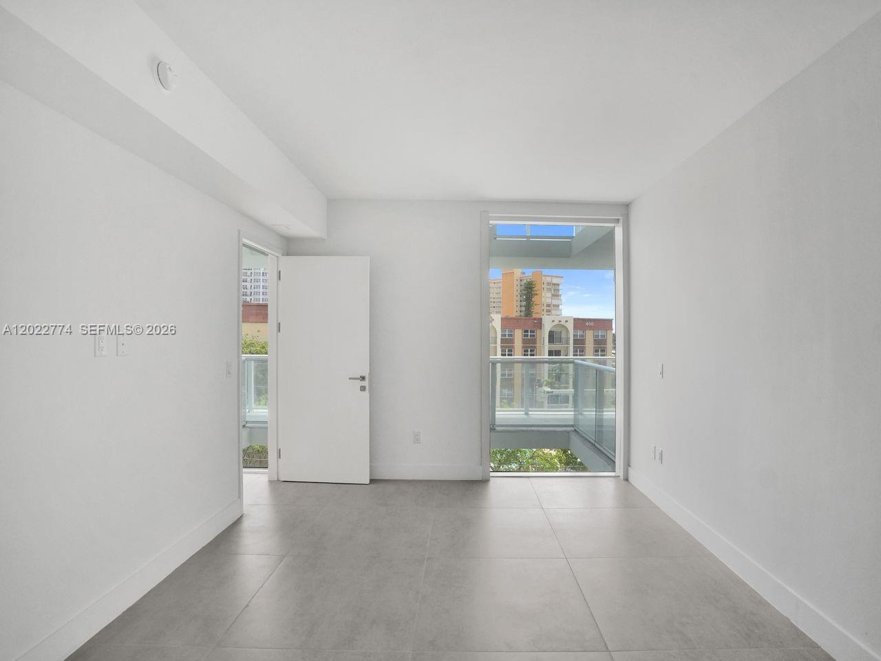 407 N Riverside # 402
