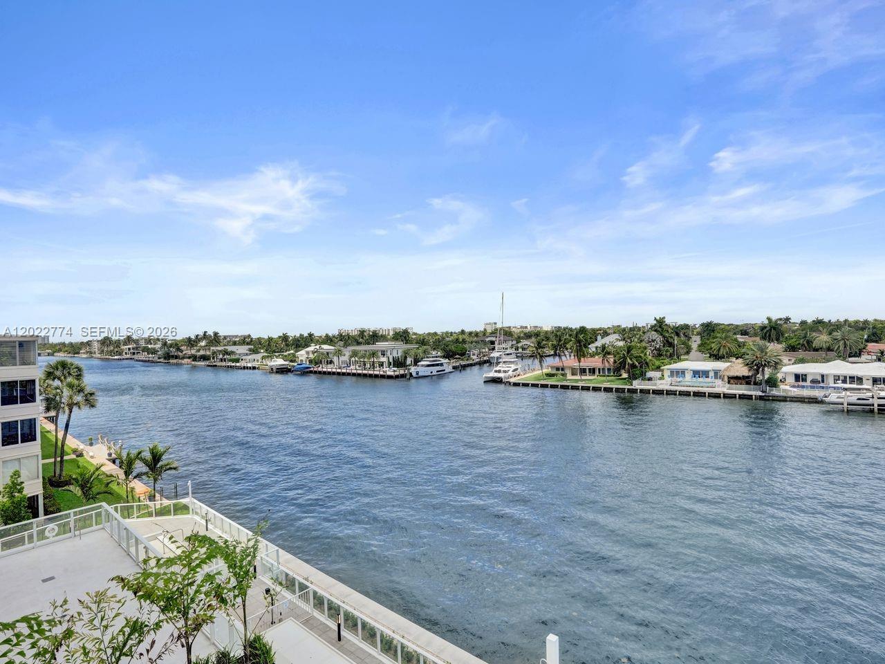 407 N Riverside # 402
