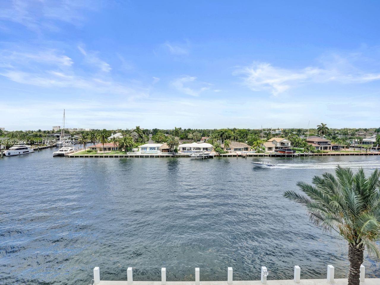 407 N Riverside # 402