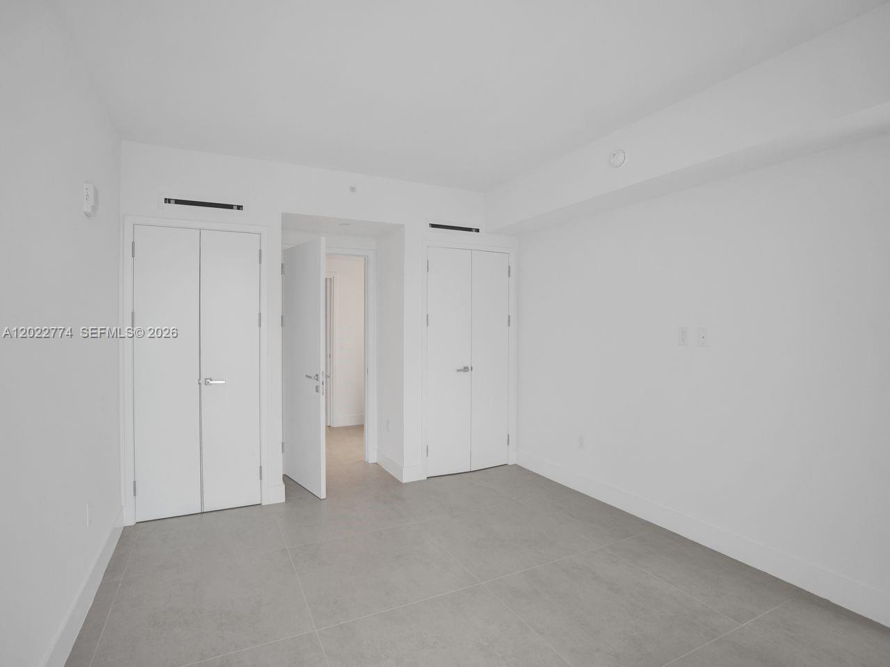 407 N Riverside # 402