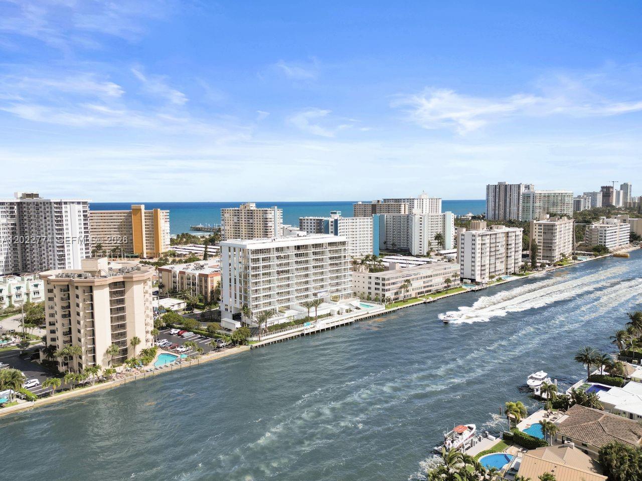 407 N Riverside # 402