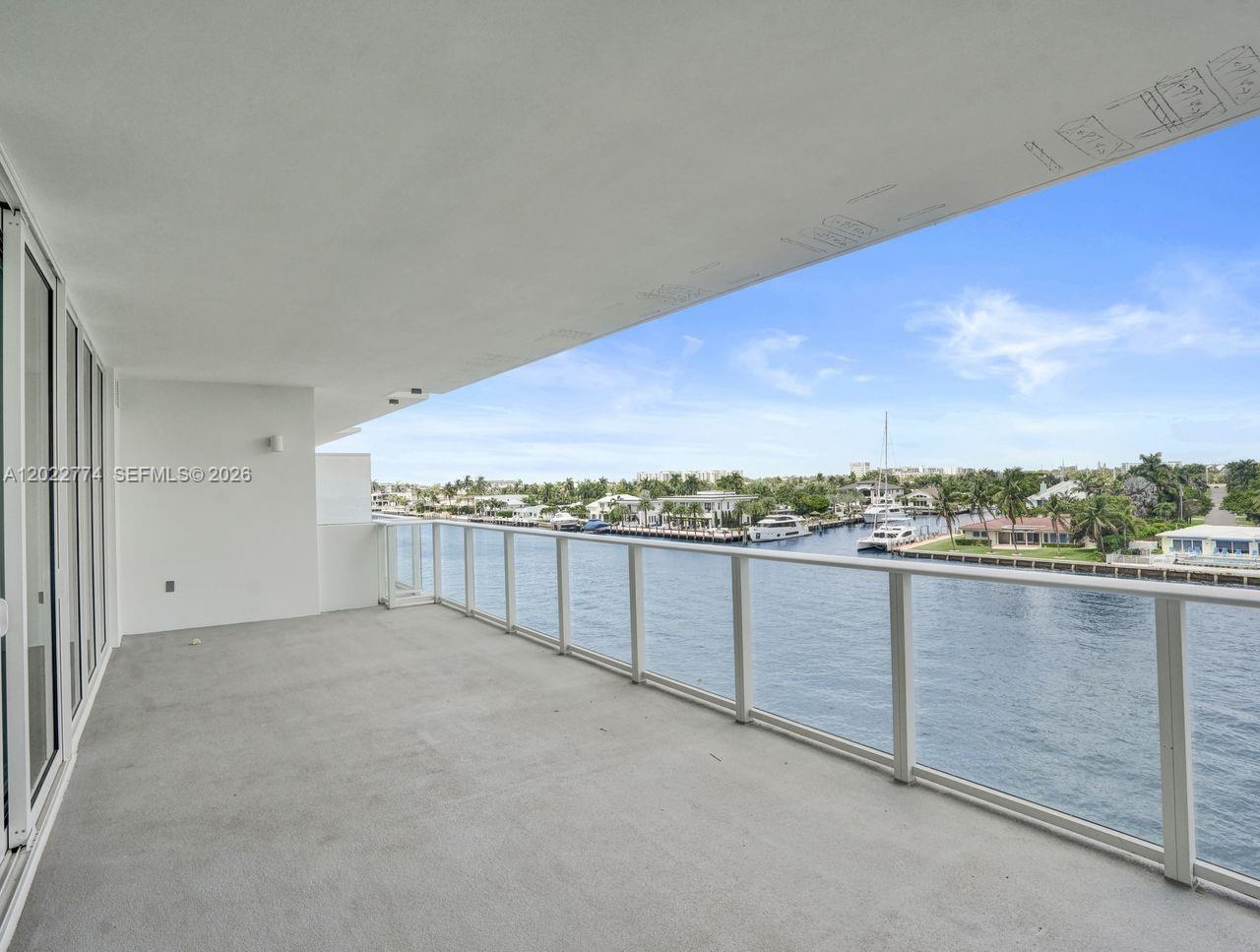 407 N Riverside # 402