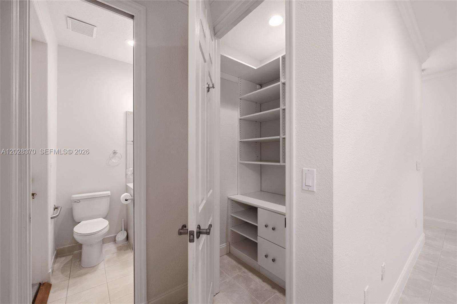 2608 Oakbrook Ct