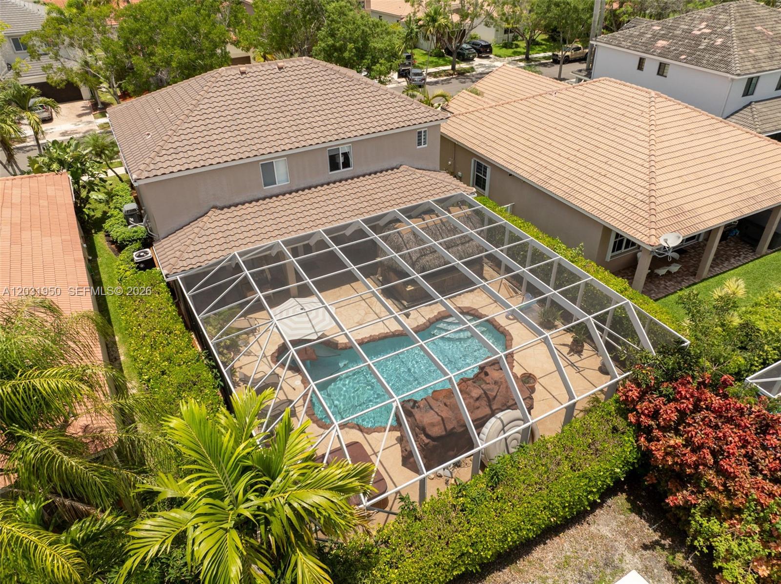 830 Hawthorn Ter