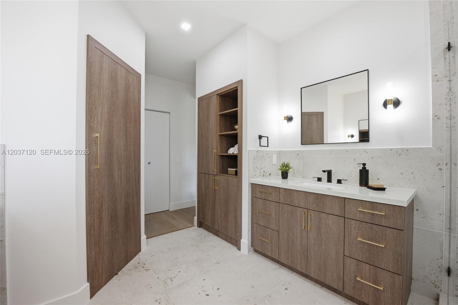2048 Quail Roost Dr