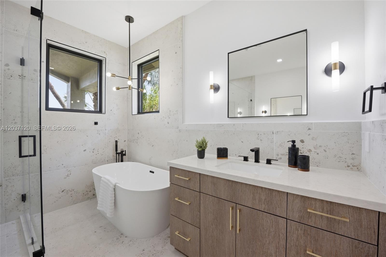 2048 Quail Roost Dr