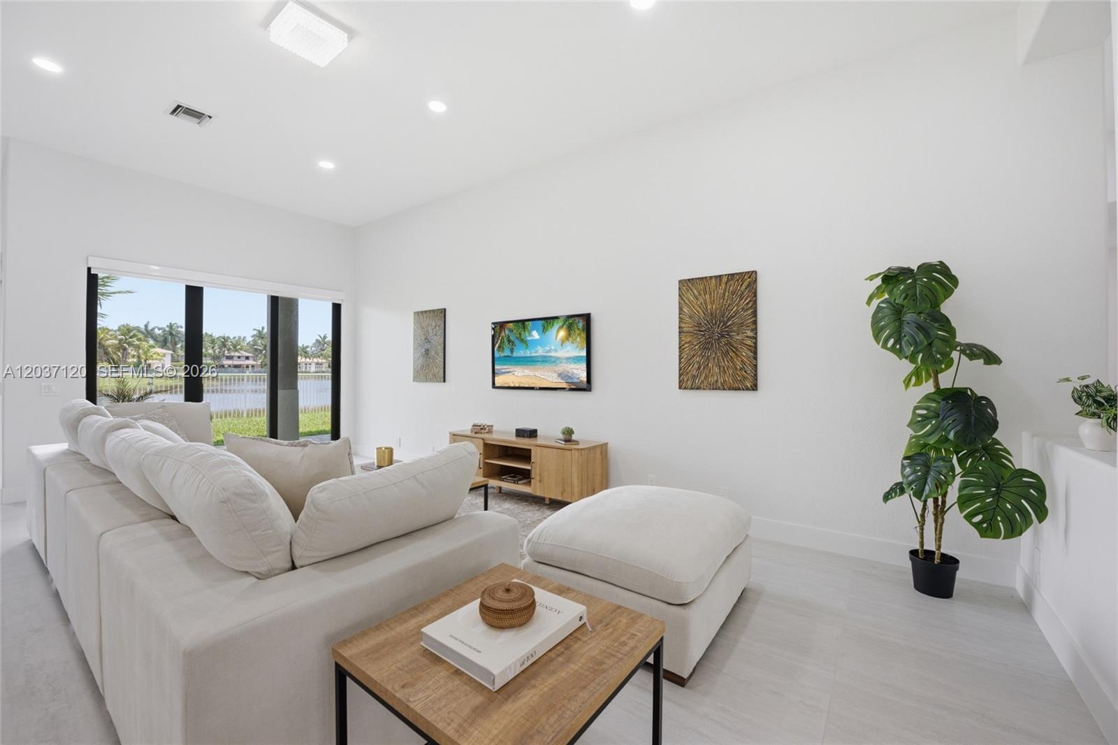 2048 Quail Roost Dr