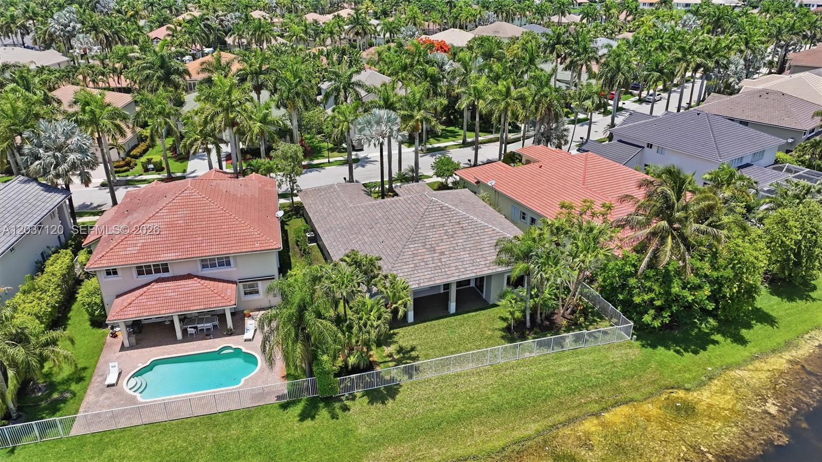 2048 Quail Roost Dr