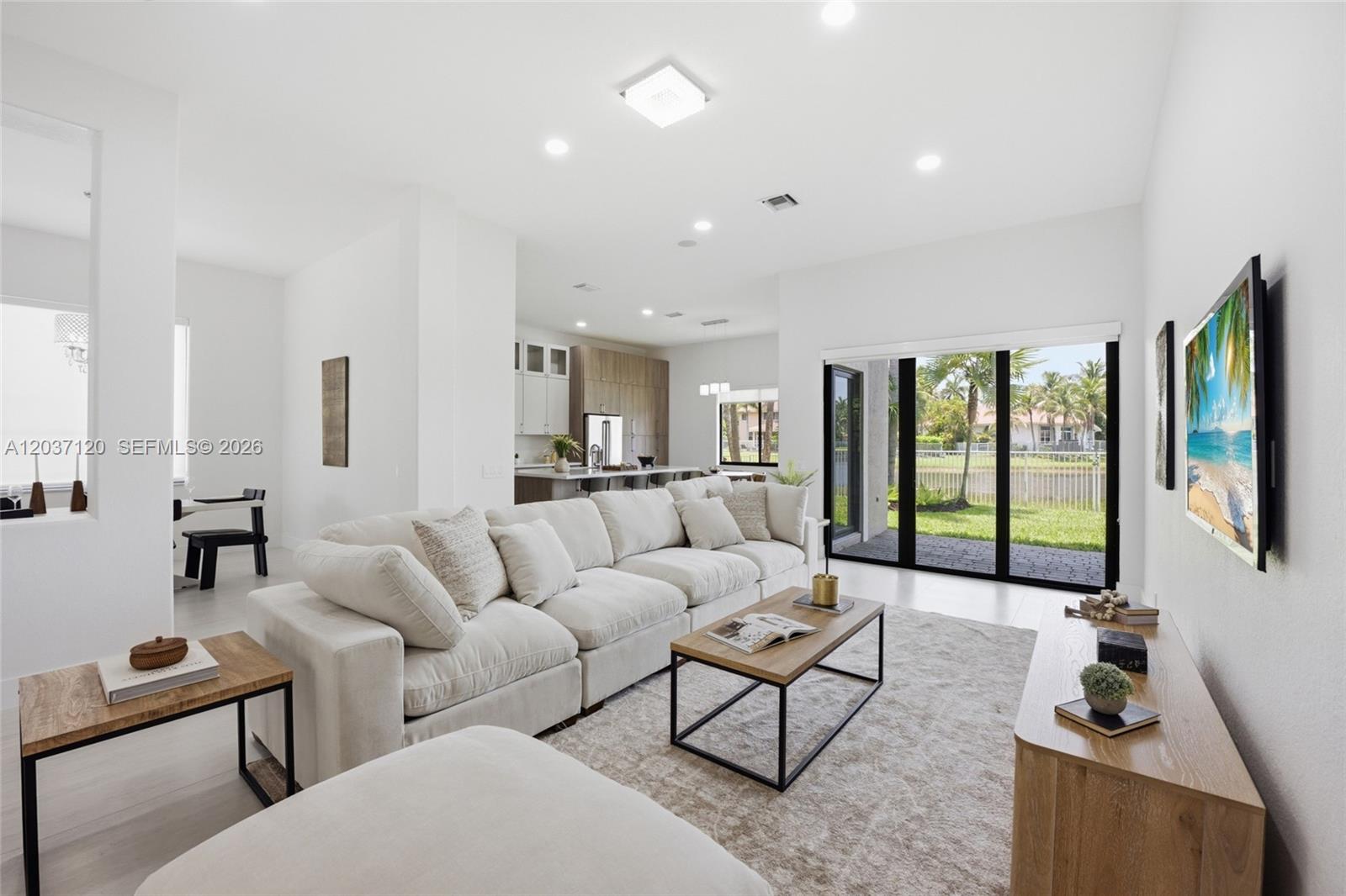 2048 Quail Roost Dr