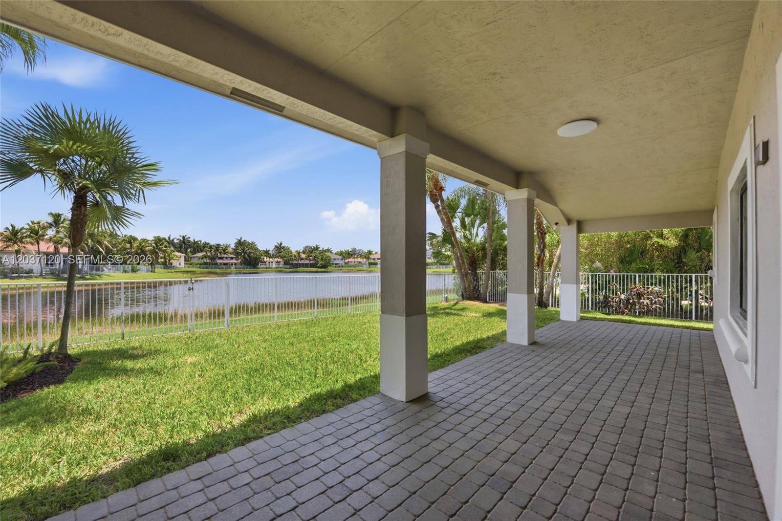 2048 Quail Roost Dr