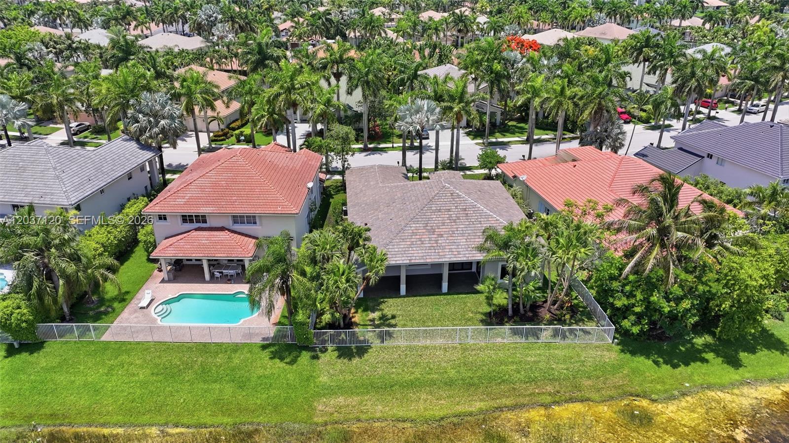 2048 Quail Roost Dr