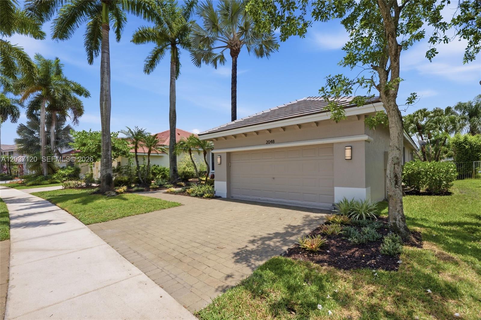 2048 Quail Roost Dr