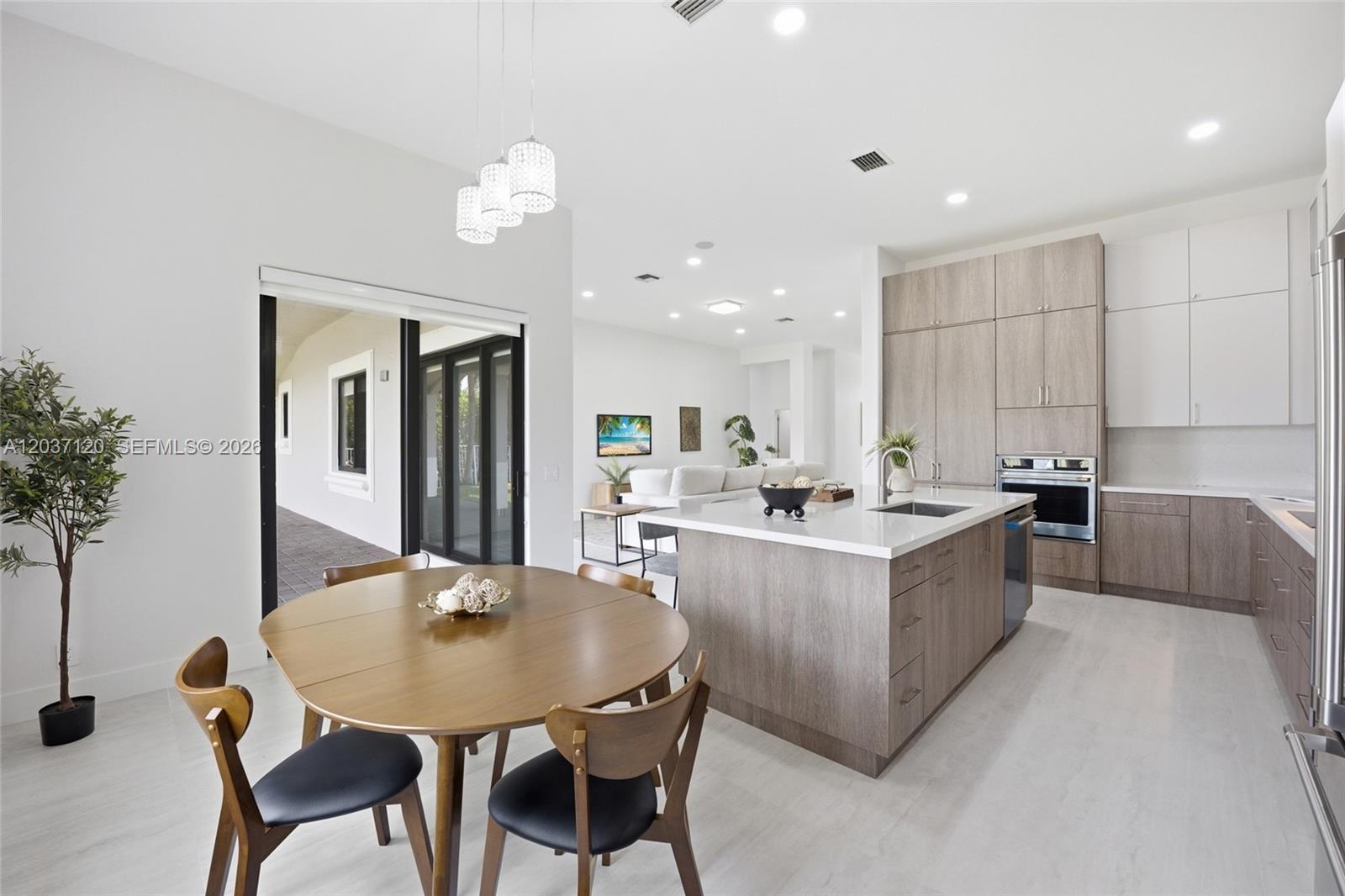 2048 Quail Roost Dr