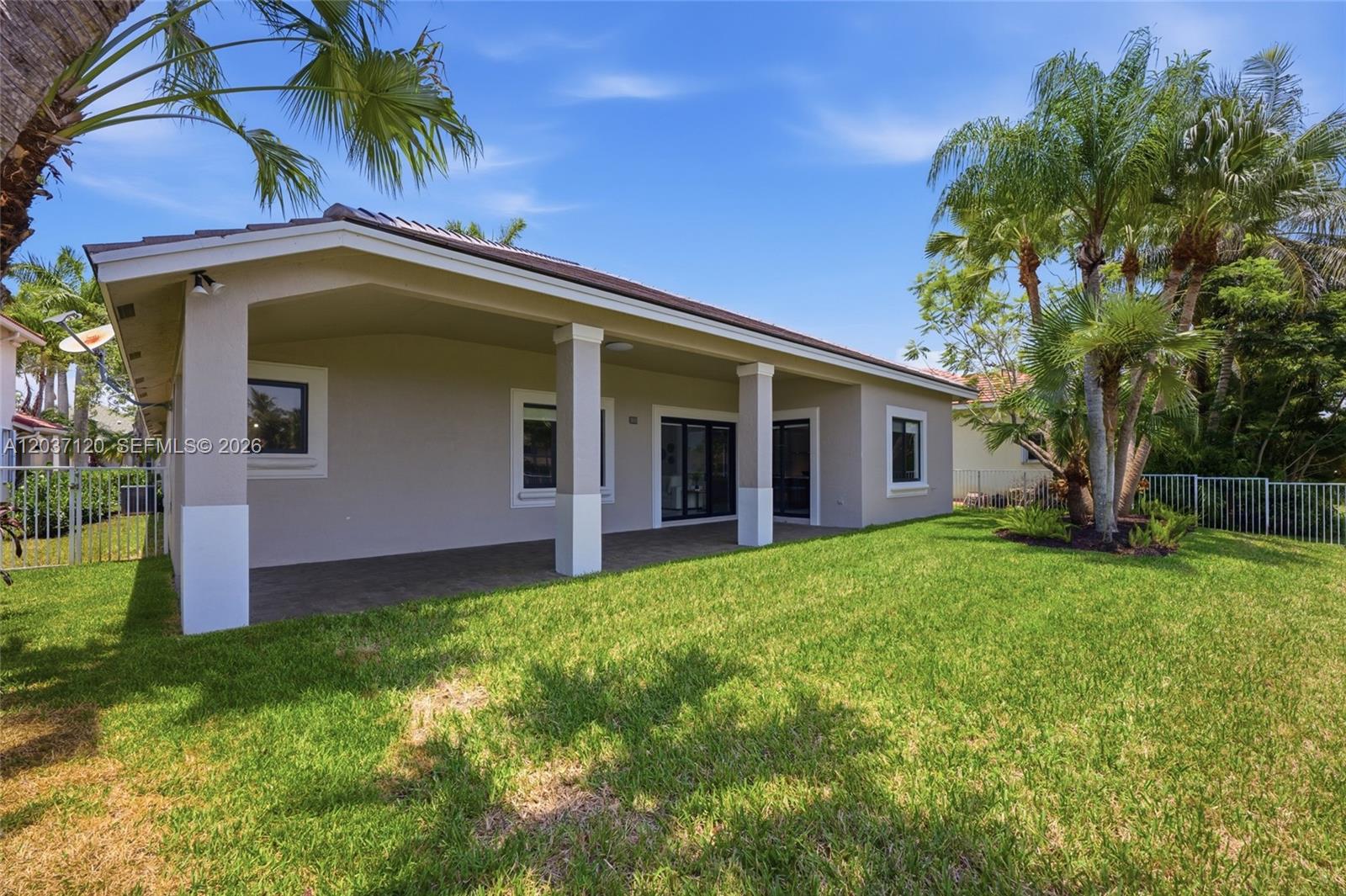 2048 Quail Roost Dr
