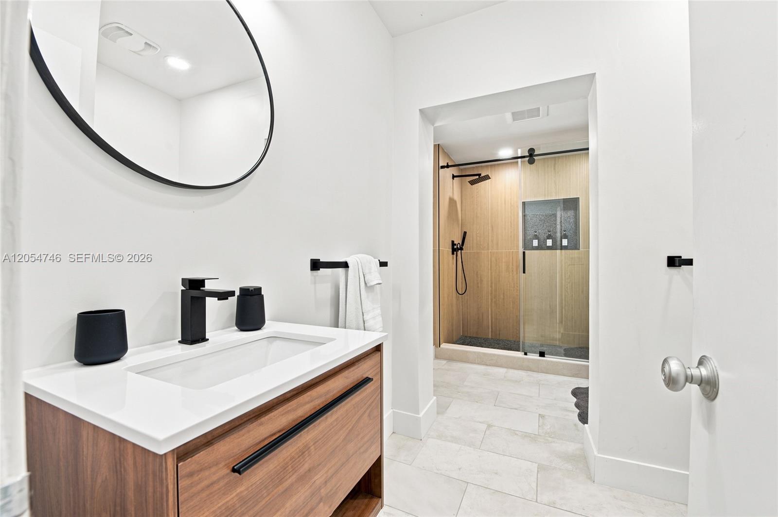 417 NE 11th Ave