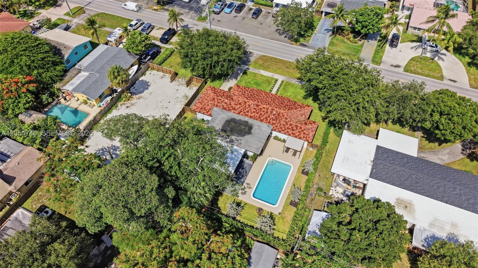 417 NE 11th Ave