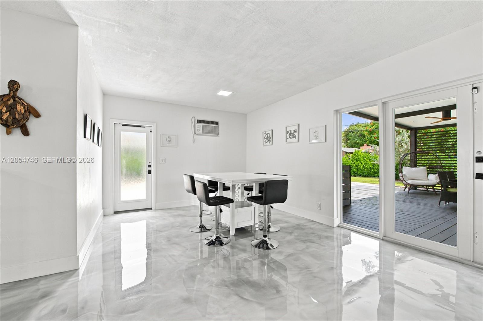 417 NE 11th Ave