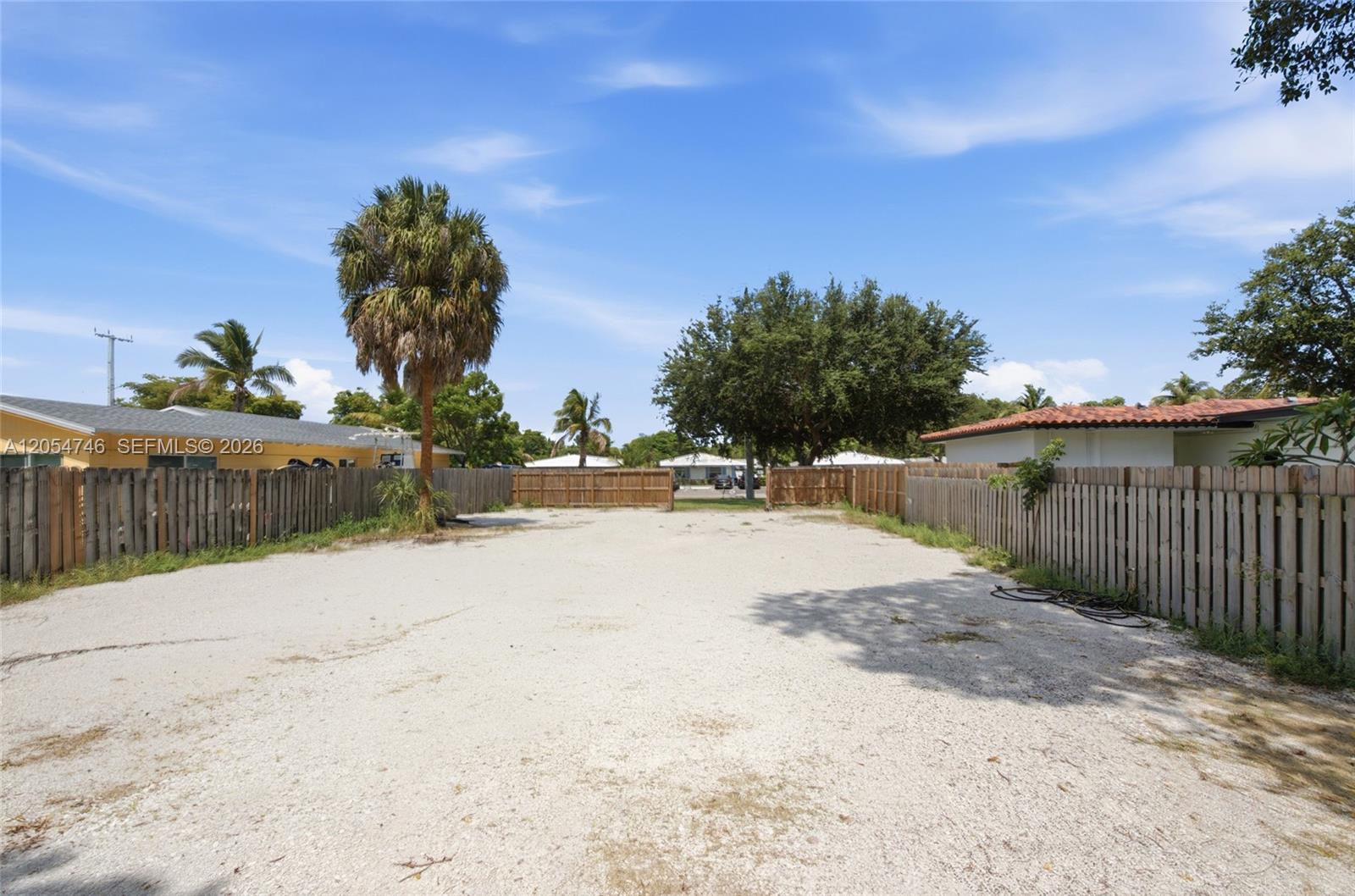 417 NE 11th Ave