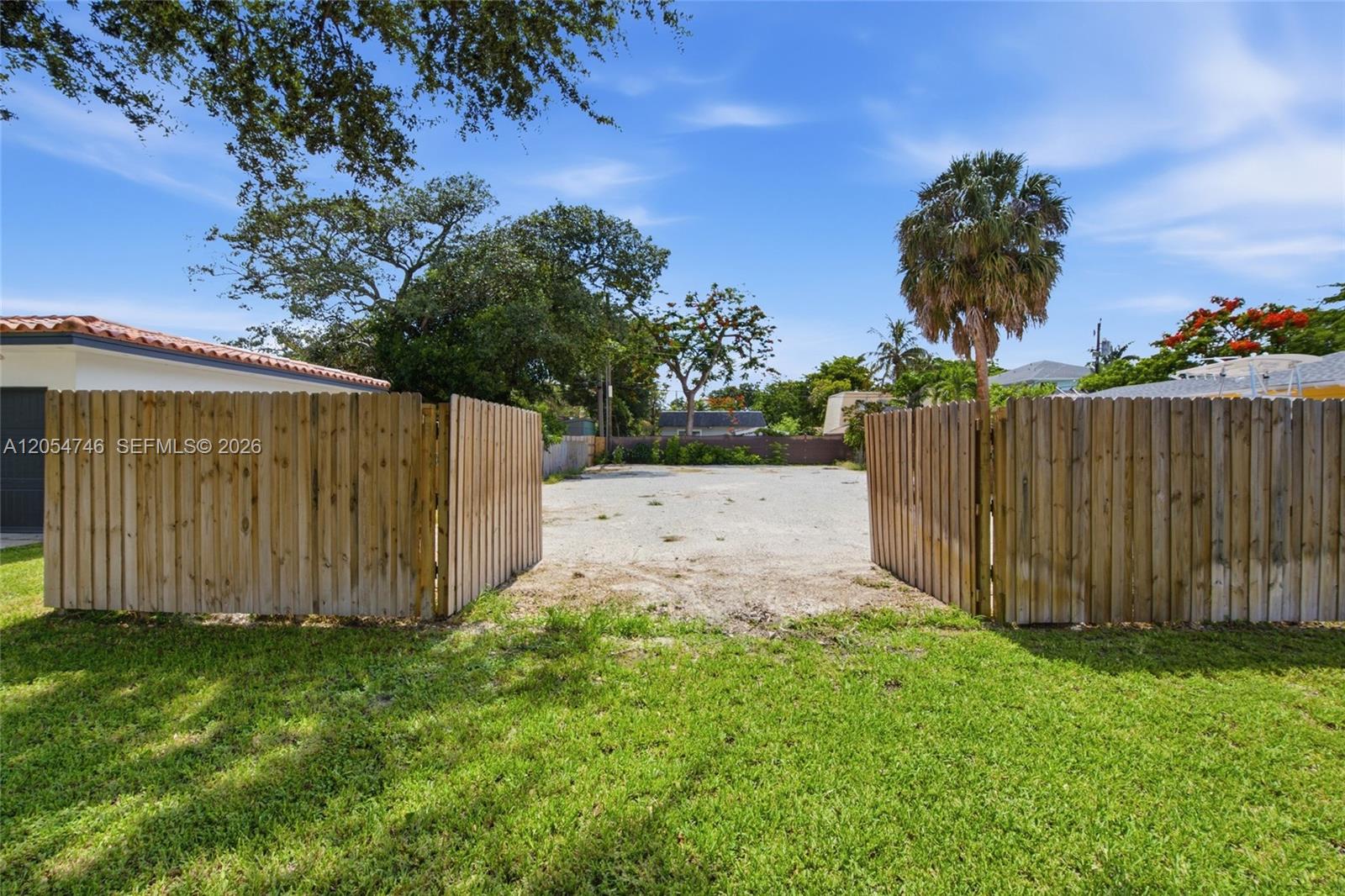 417 NE 11th Ave