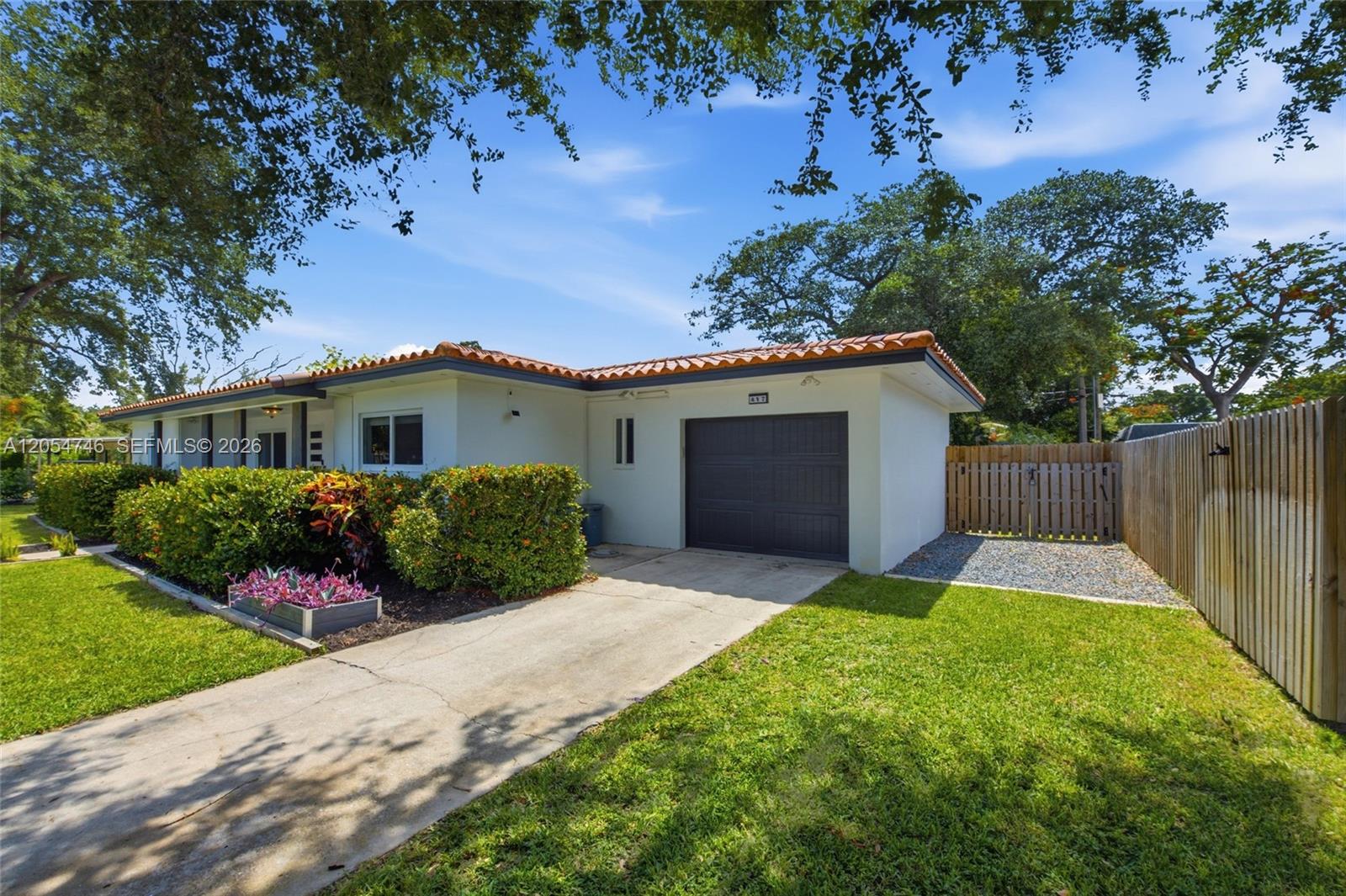 417 NE 11th Ave