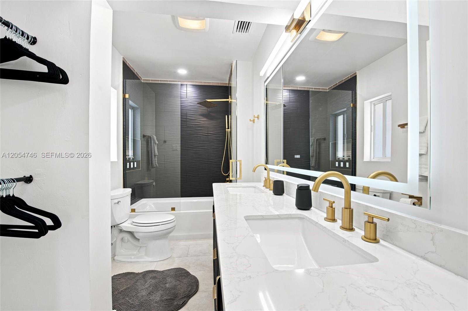 417 NE 11th Ave