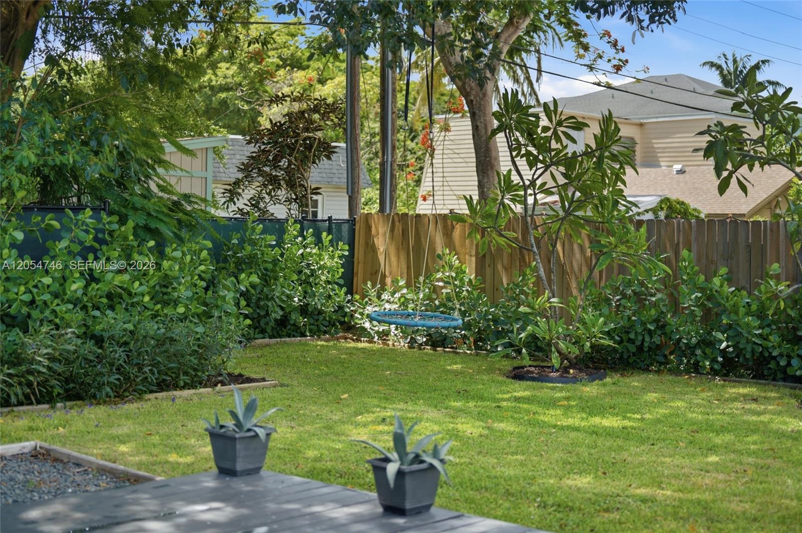 417 NE 11th Ave