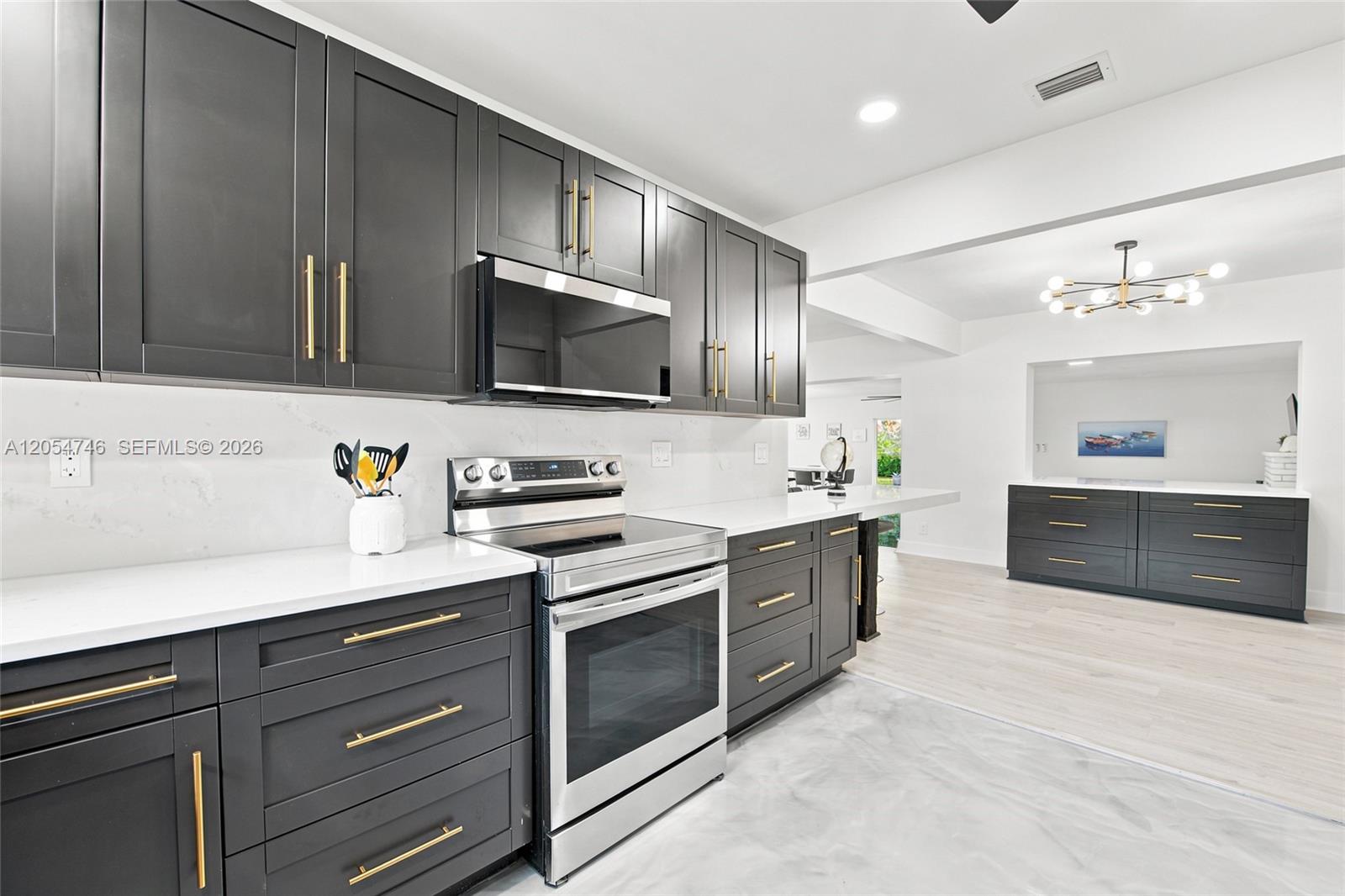 417 NE 11th Ave