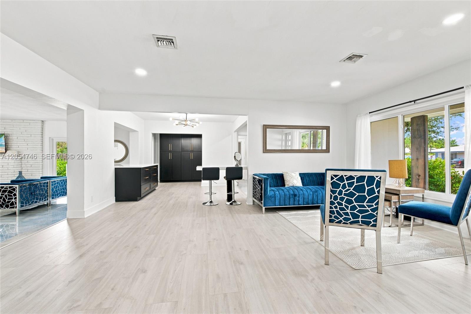 417 NE 11th Ave