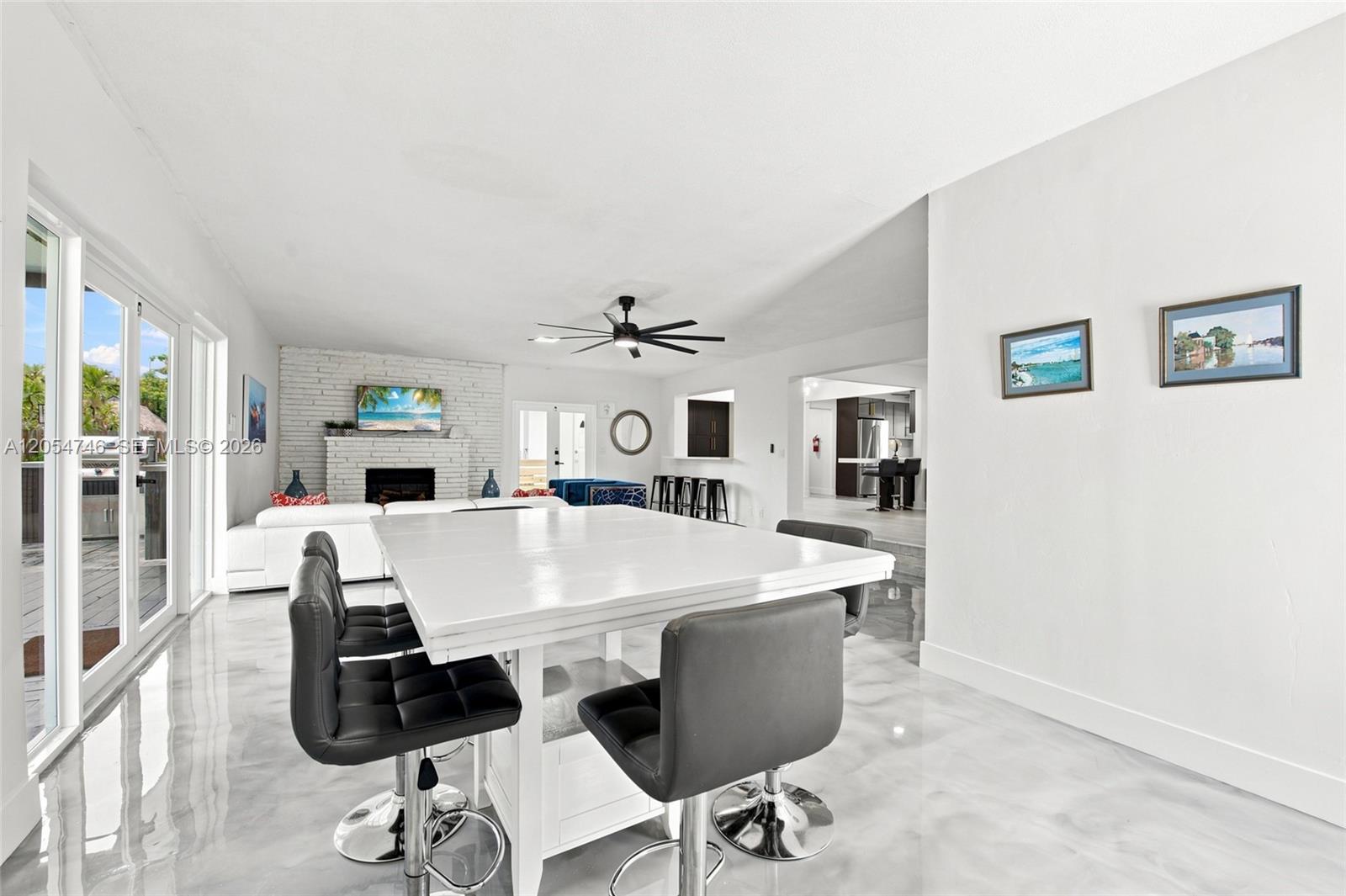 417 NE 11th Ave