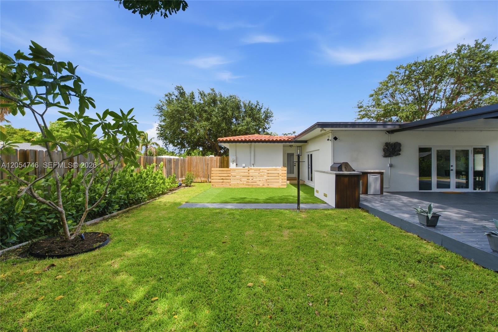 417 NE 11th Ave