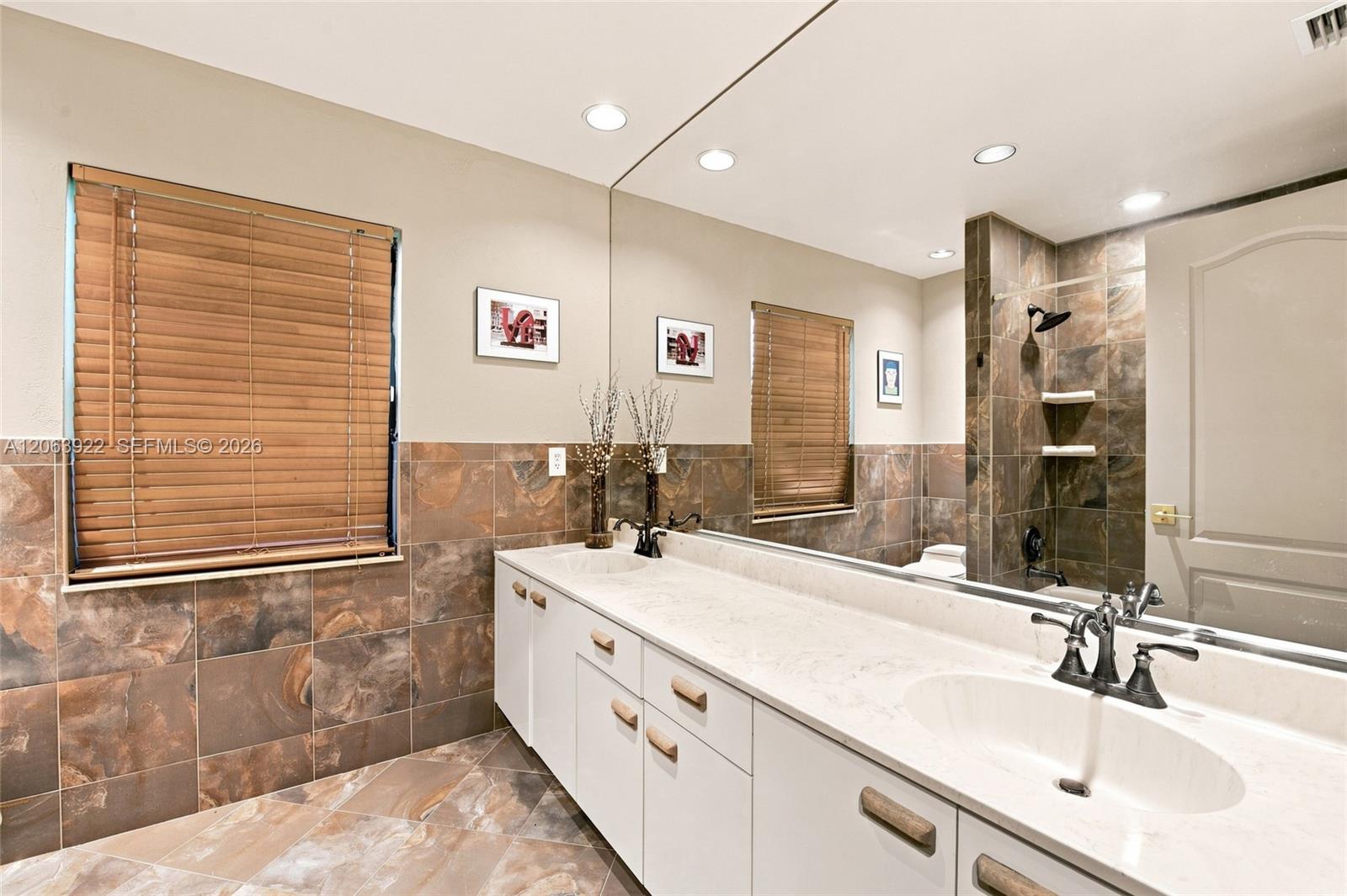 1028 Creekford Dr
