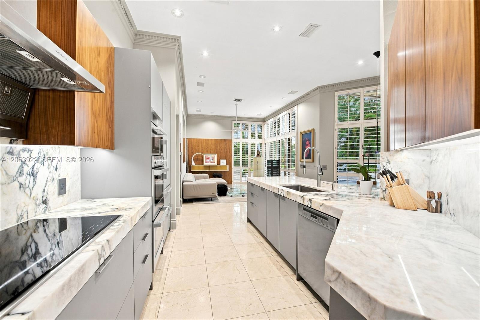1028 Creekford Dr