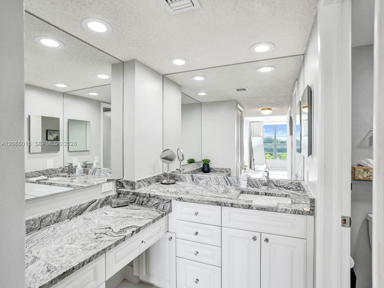 808 Cypress Blvd # 409