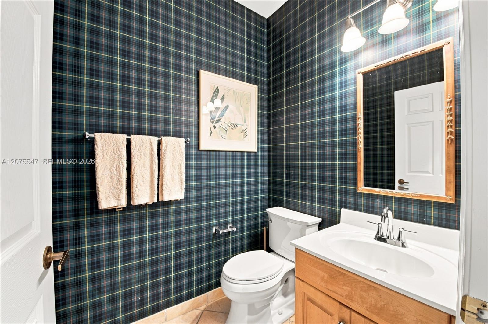 861 Crestview Cir