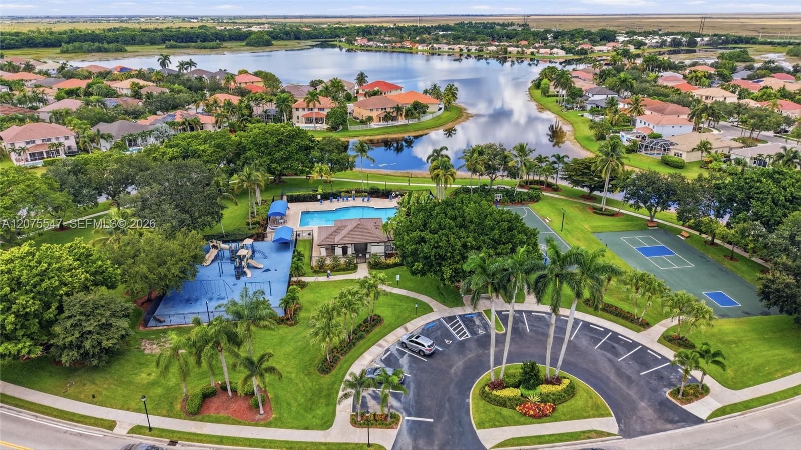 861 Crestview Cir