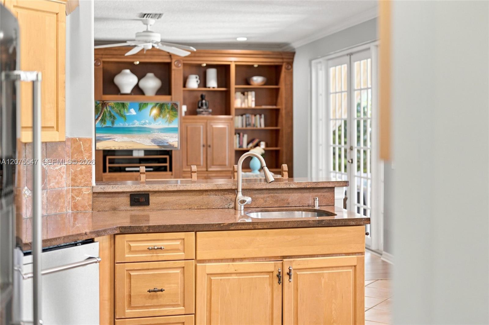 861 Crestview Cir