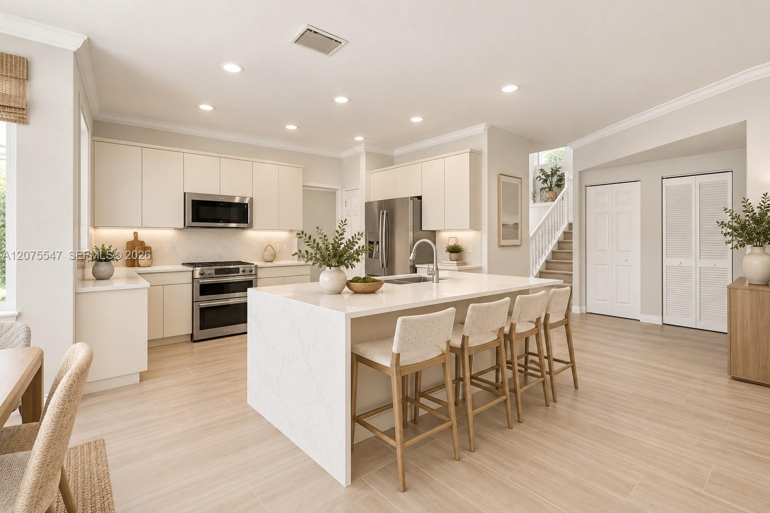 861 Crestview Cir