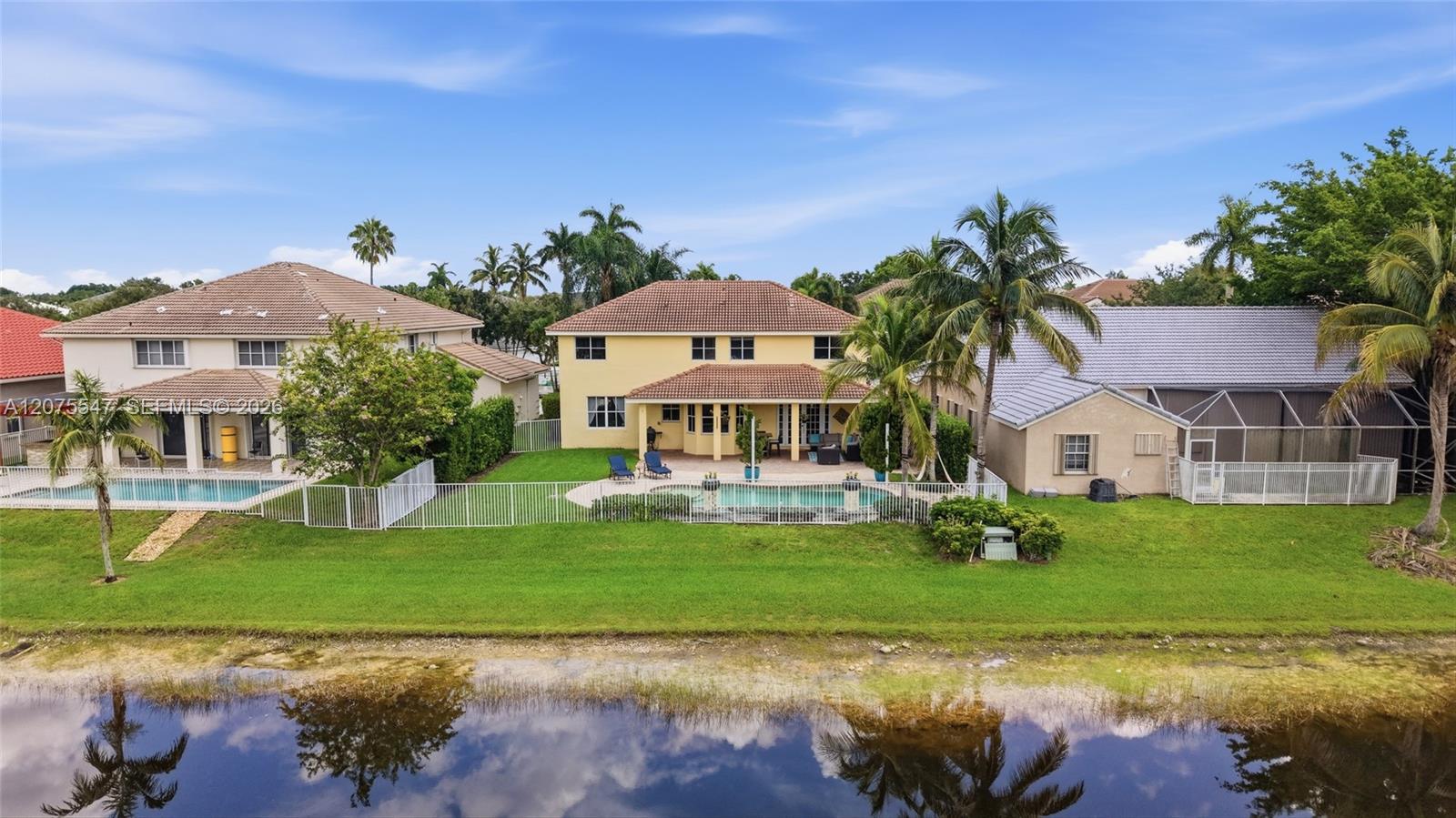 861 Crestview Cir