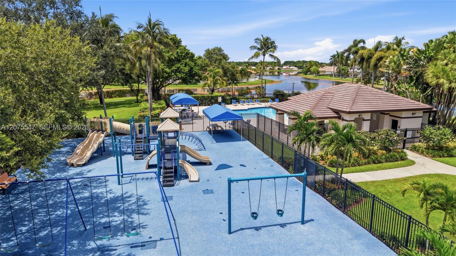861 Crestview Cir
