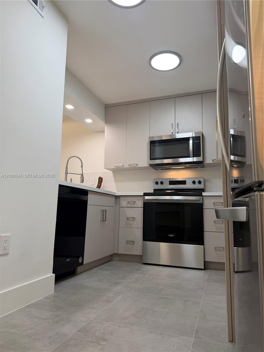 15535 N Miami Lakeway N # 107