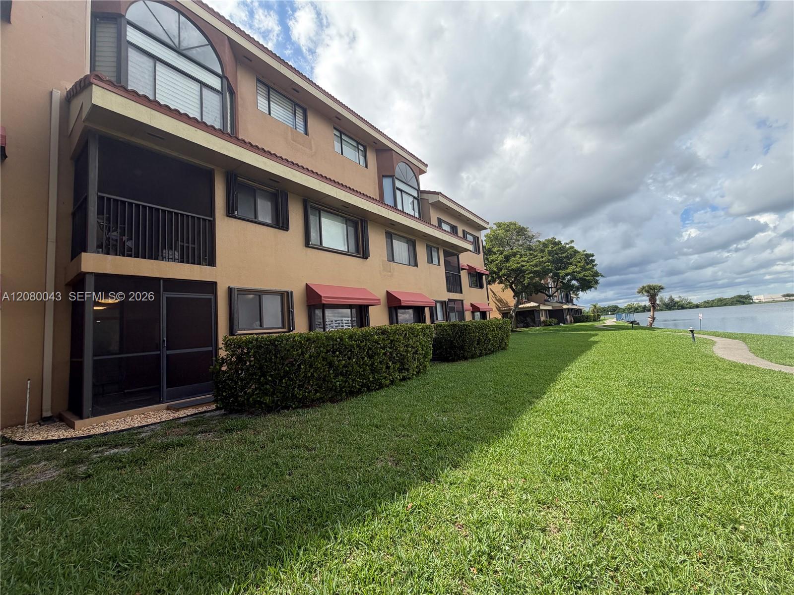 15535 N Miami Lakeway N # 107