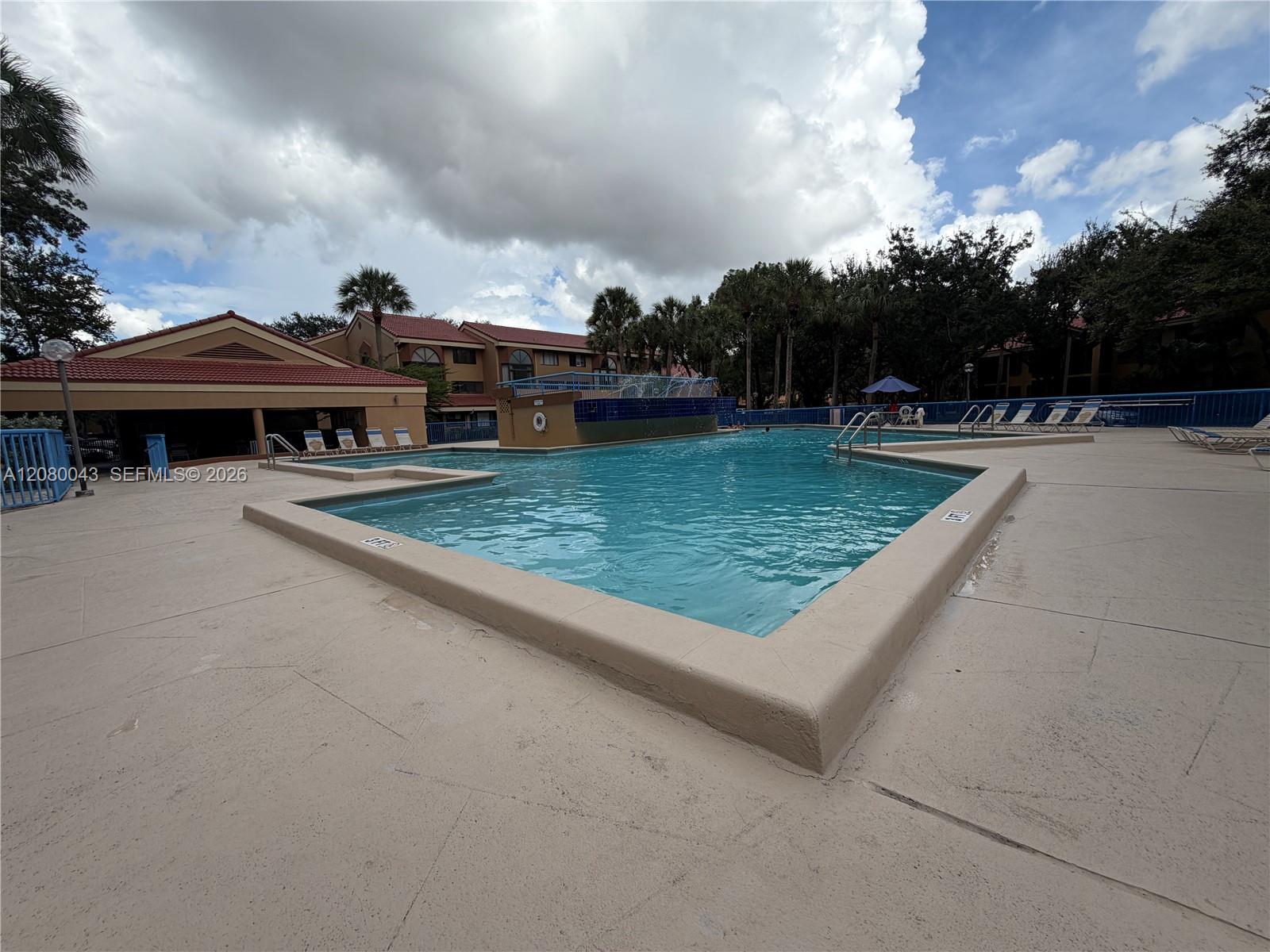 15535 N Miami Lakeway N # 107