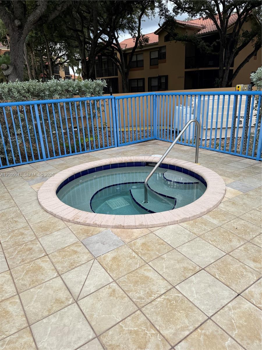 15535 N Miami Lakeway N # 107