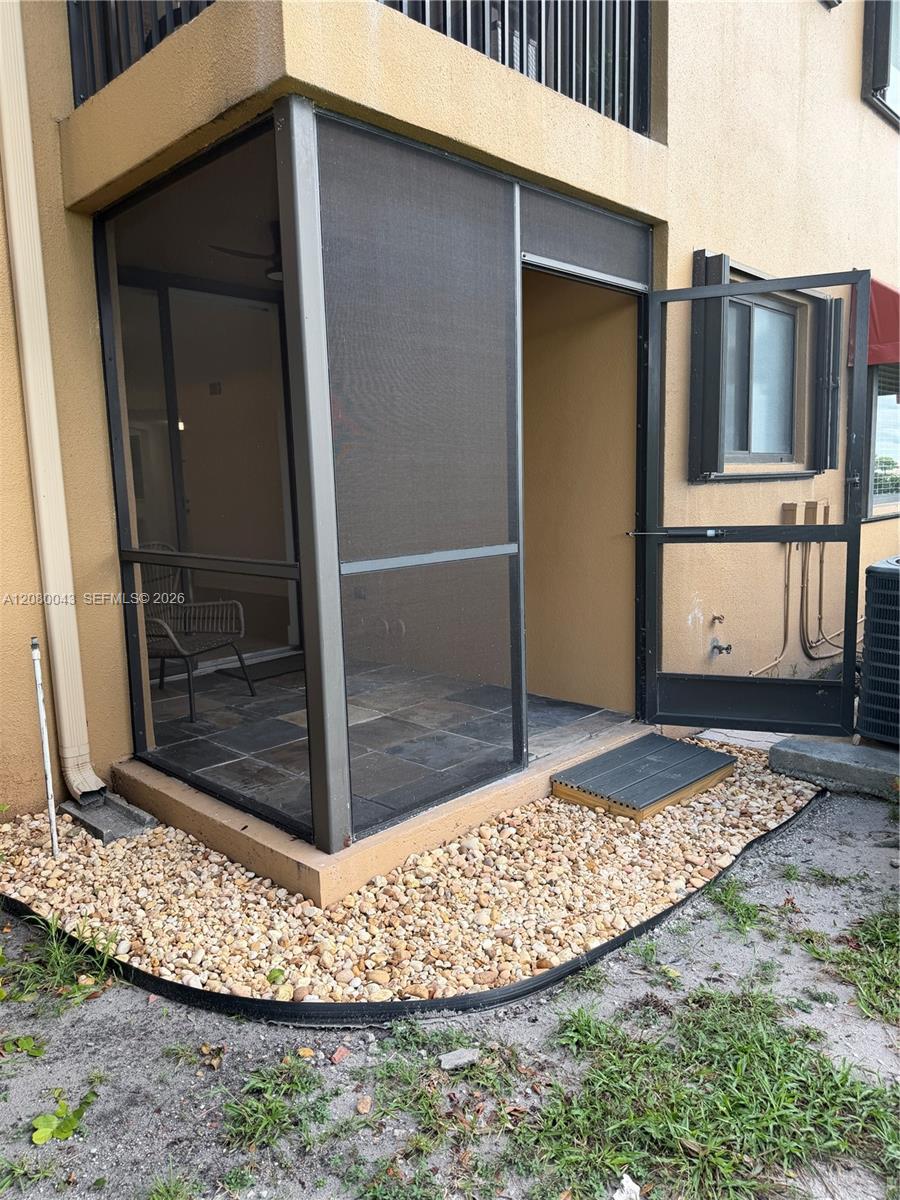 15535 N Miami Lakeway N # 107