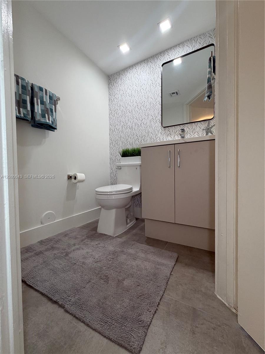 15535 N Miami Lakeway N # 107