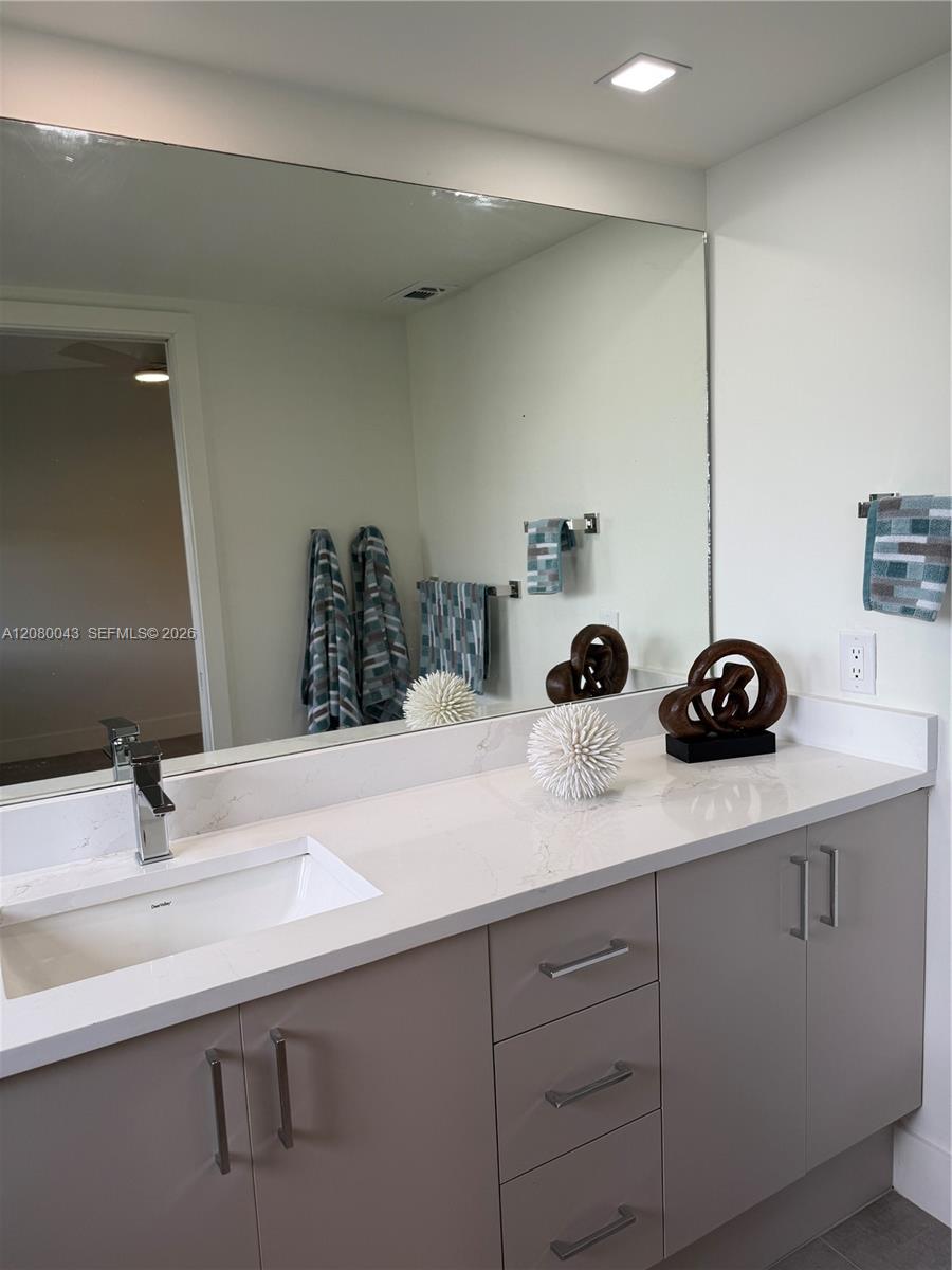 15535 N Miami Lakeway N # 107