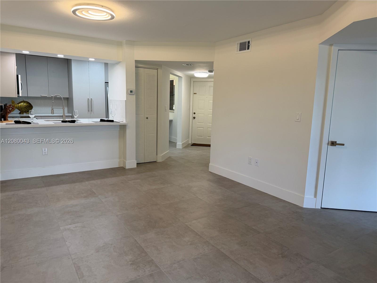 15535 N Miami Lakeway N # 107