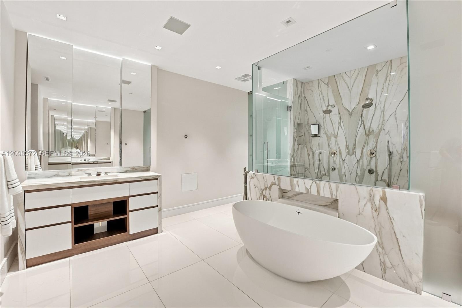 725 S Ocean Boulevard 105